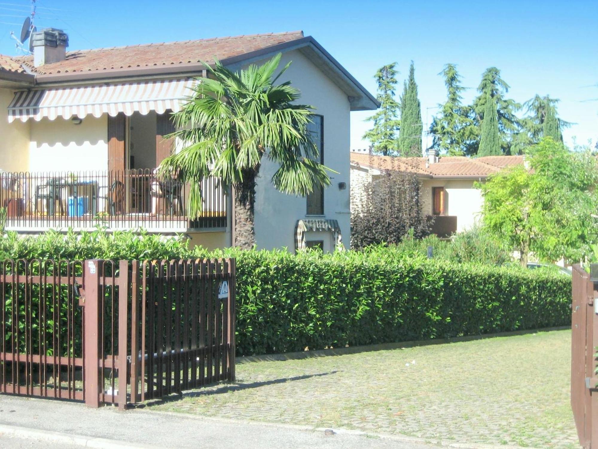 Enticing Holiday Home In Lazise With Swimming Pool Dış mekan fotoğraf